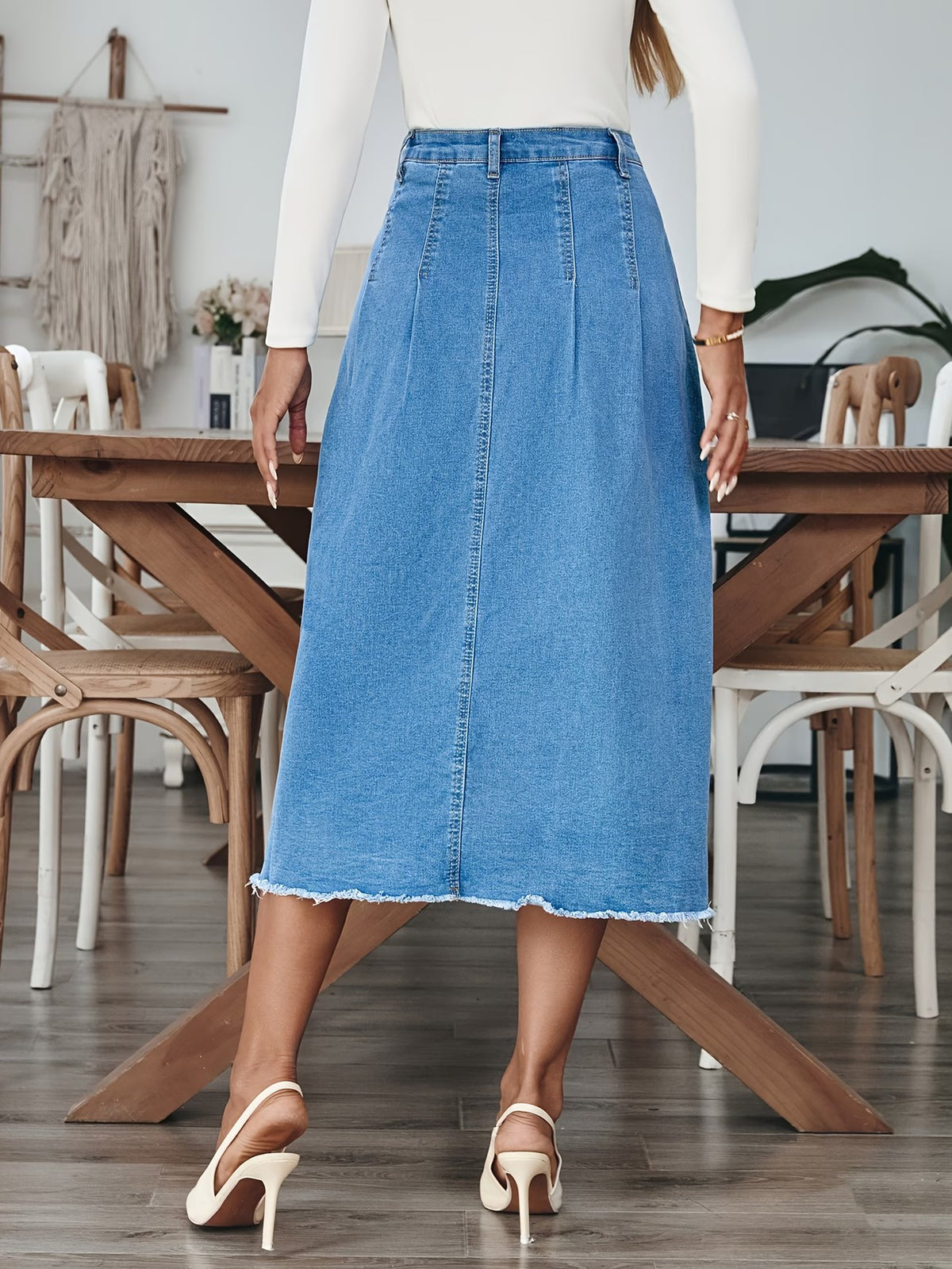 Women’s Midi Skirt with Floral Embroidery