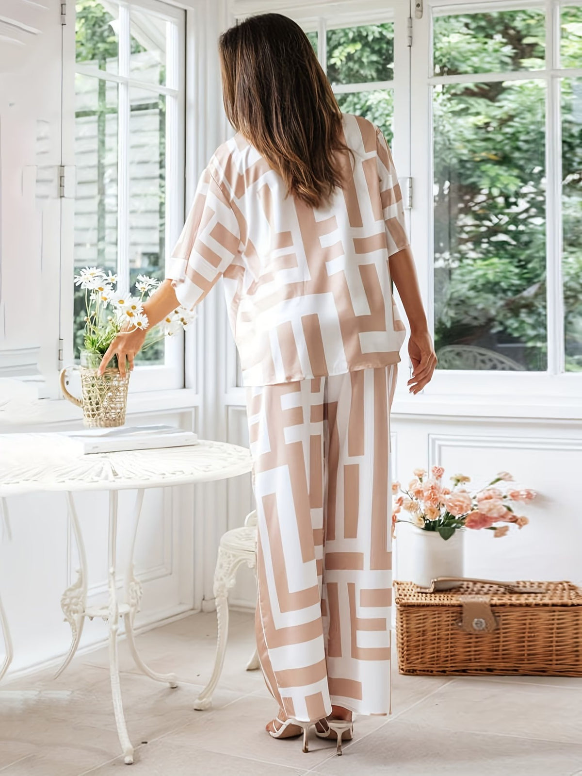 Women’s Shirt and Trousers Set with Geometric Pattern