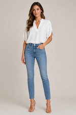 Women’s Lace V-Neck Long Sleeve Blouse