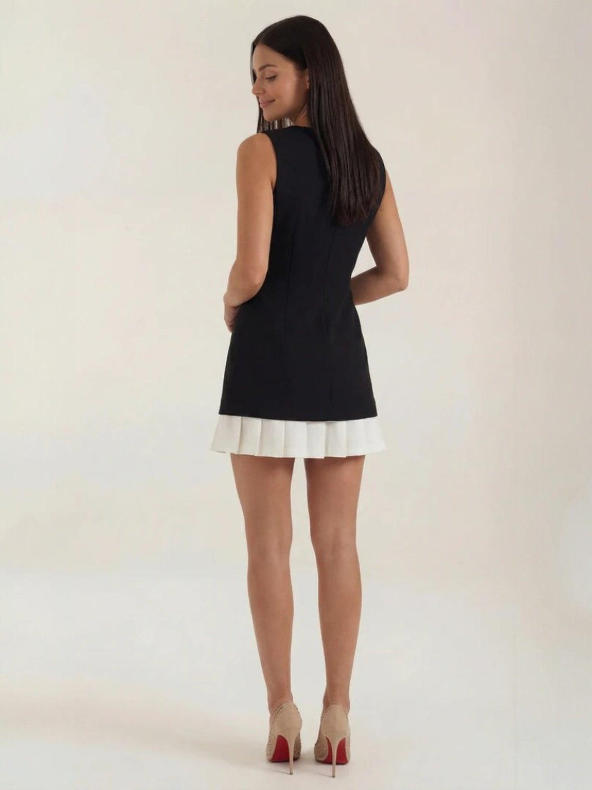 Women's Sleeveless Pleated Hem Mini Dress