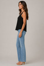 Women’s Sleeveless Scalloped Neck Top