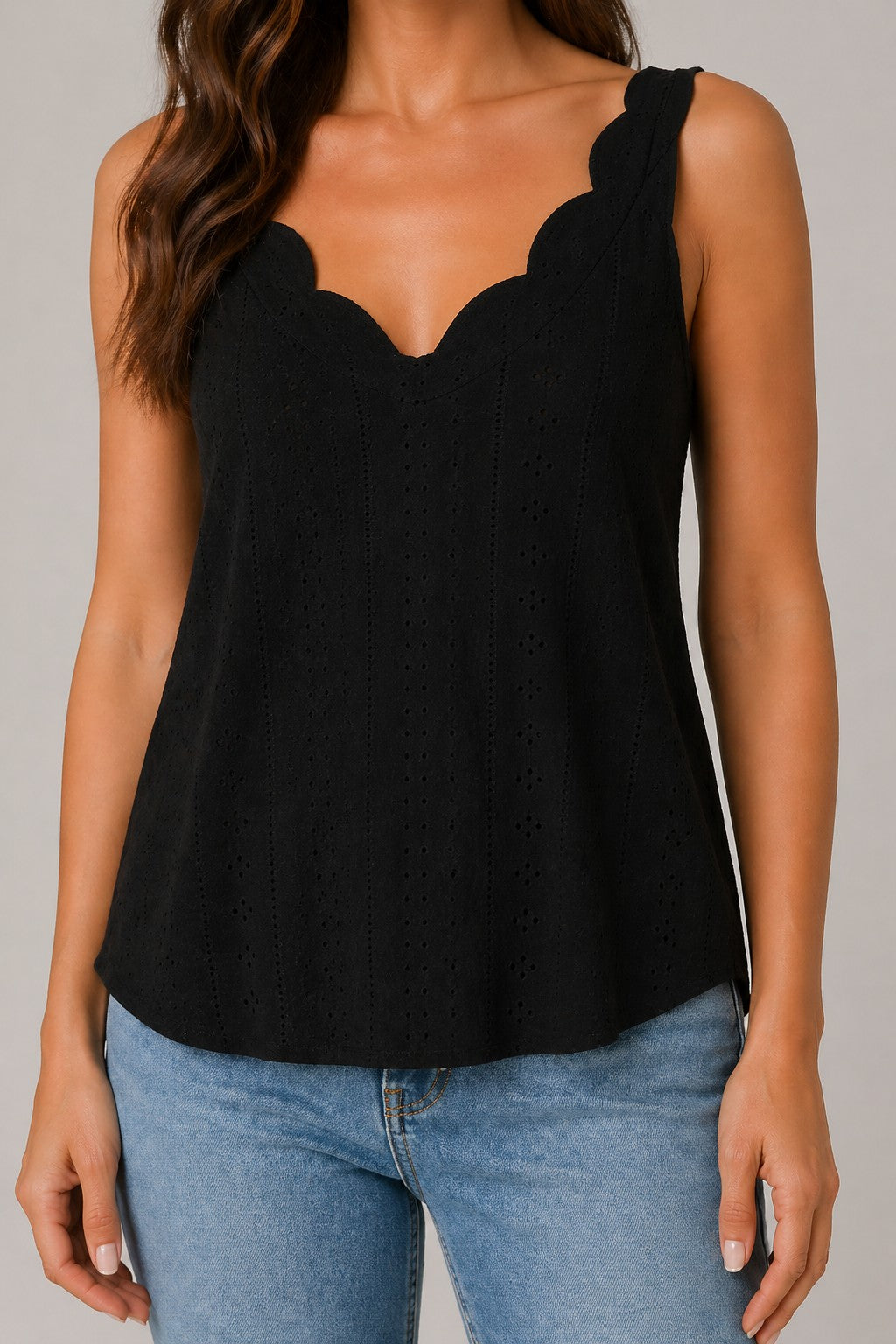 Women’s Sleeveless Scalloped Neck Top